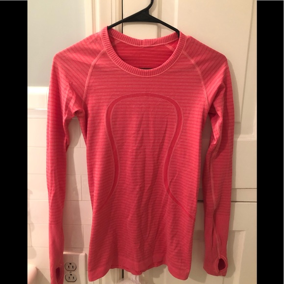 lululemon athletica Tops - LULULEMON SWIFTLY TECH LONG SLEEVE